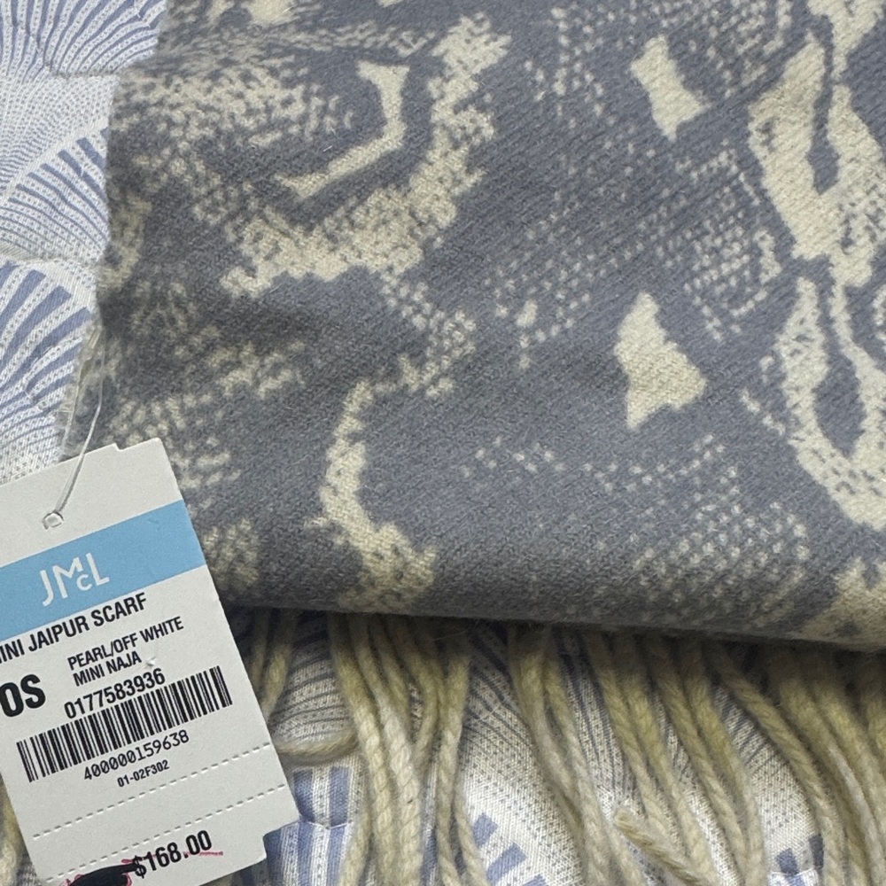 J.McLaughlin NWT Jaipur 100% Cashmere Scarf Pearl Off White Naja Print Fringe - Picture 3 of 5